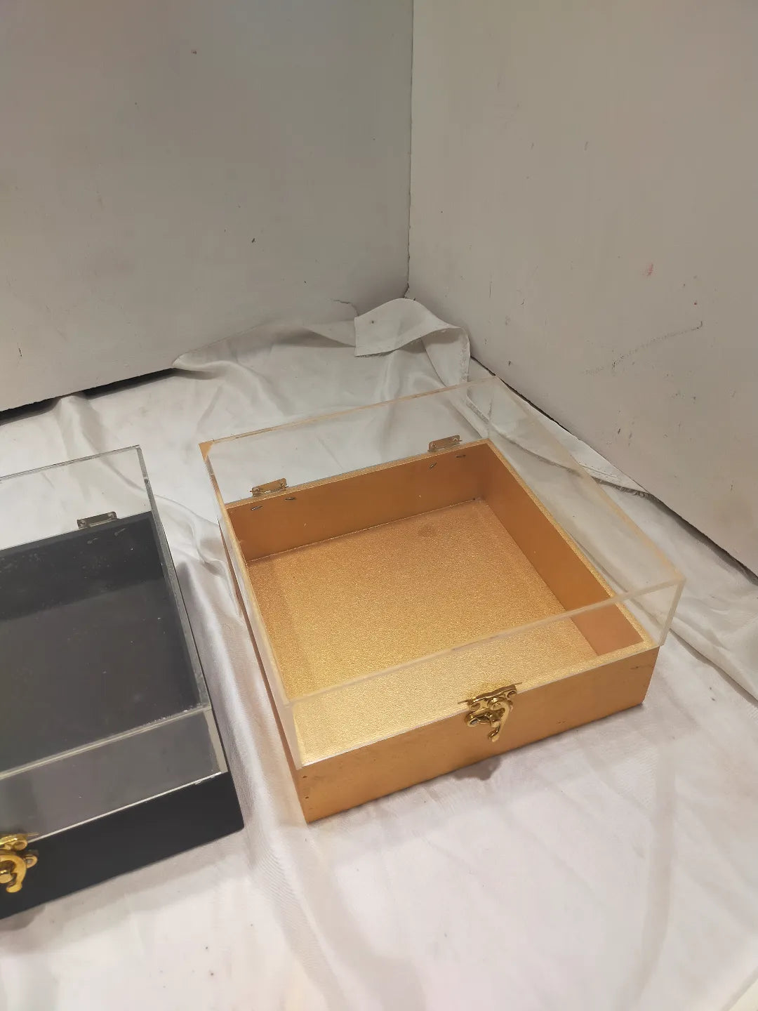 Customized Acrylic Box for Gifts, Cash and Event Packaging