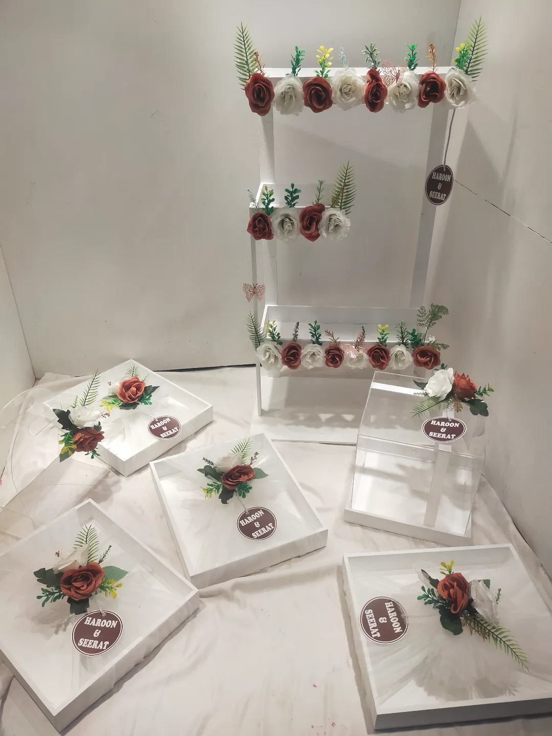 Customized Wedding Gift Tray Set with Display Stand