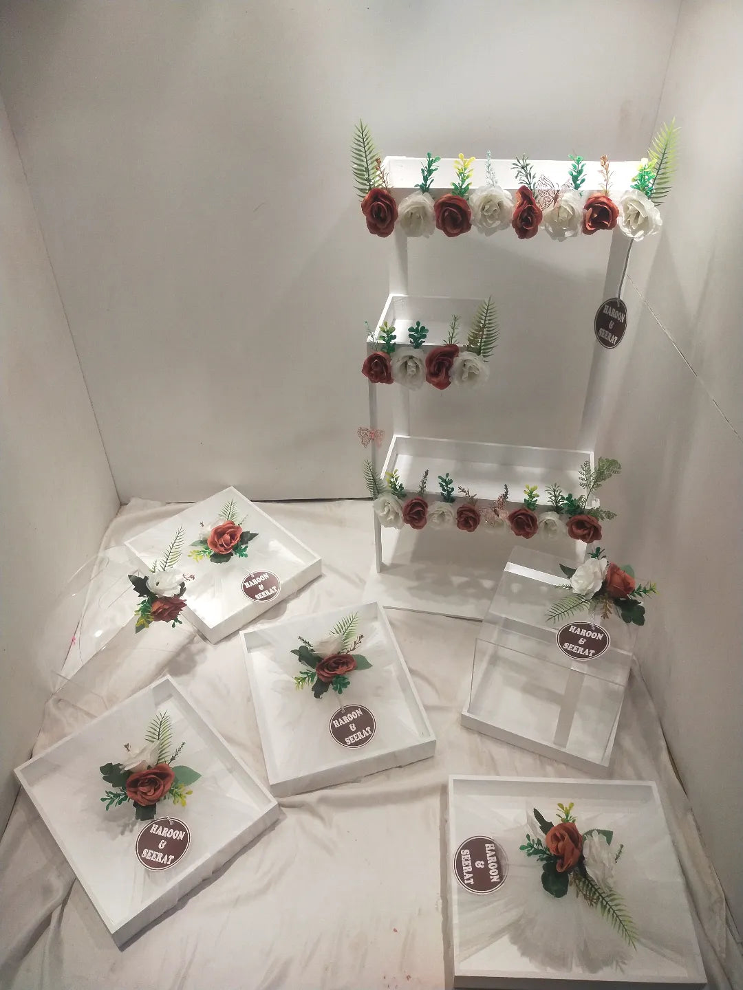 Customized Wedding Gift Tray Set with Display Stand